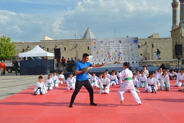 public-sport-events-tk013101DFFBB8-0689-7600-36C4-FF746BE1B229.jpg